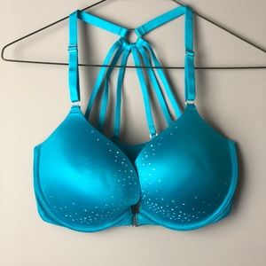 “Very Sexy” Victoria’s Secret Push-Up Bra